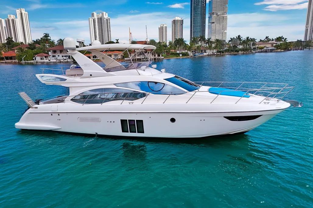 Yacht Photo 2
